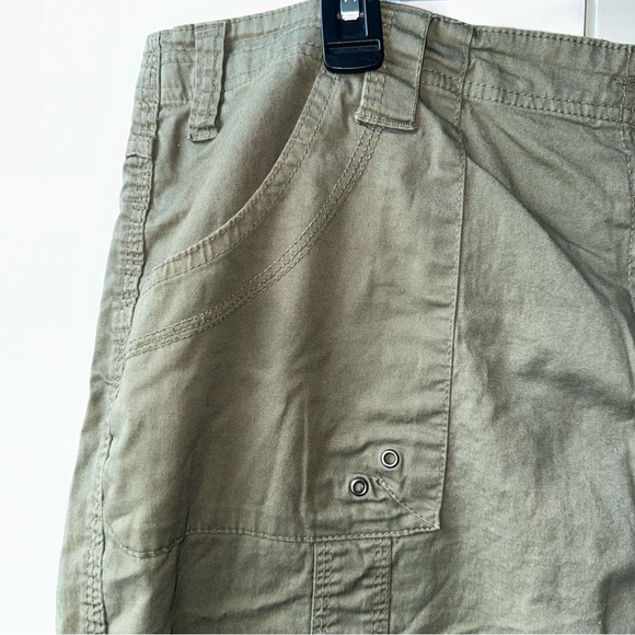 Style & Co. Women’s Olive Green Cargo Capris Size 18W - Picture 5 of 9